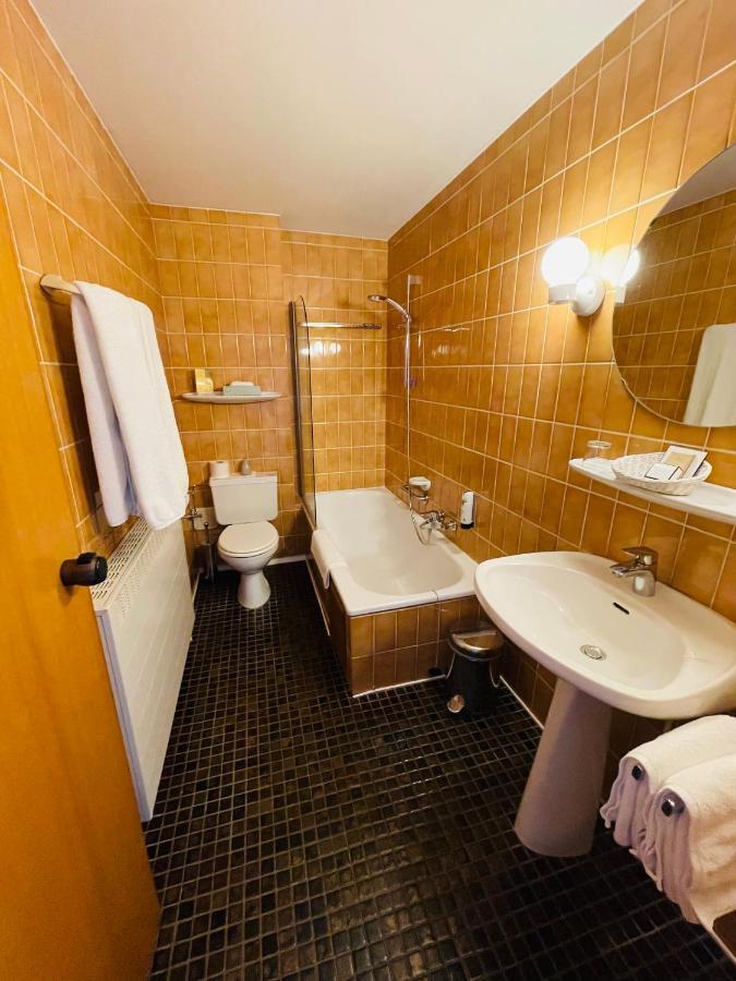 Hostellerie Sainte-Cecile ภายนอก รูปภาพ